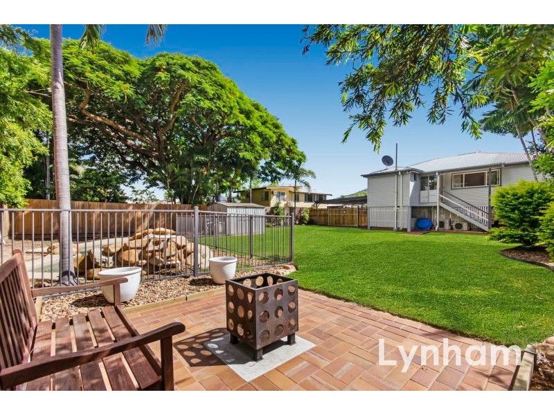 58 Roberts Street, Hermit Park QLD 4812