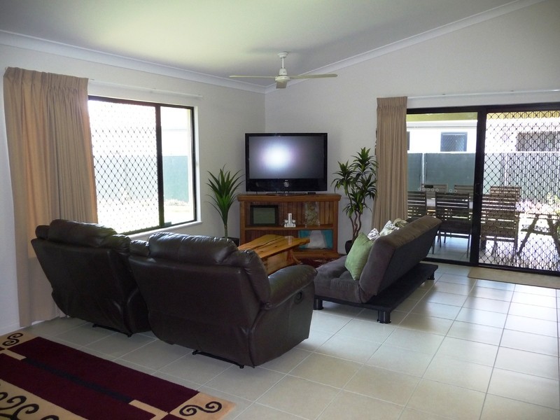 46 Woodwark Drive, Bushland Beach QLD 4818