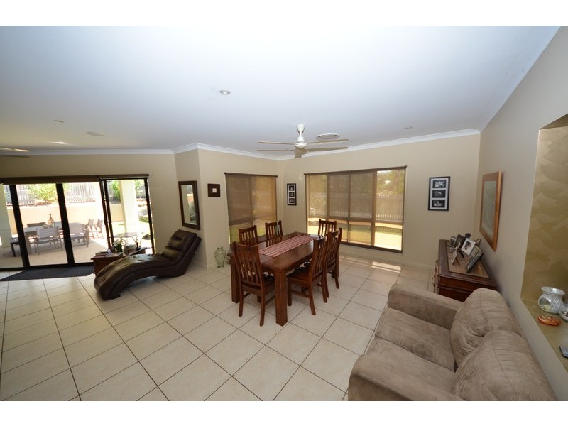 8 Perisher Court, Mount Louisa QLD 4814