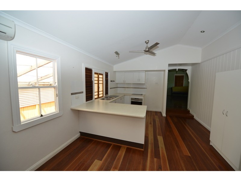 11 Ninth Avenue, Railway Estate QLD 4810