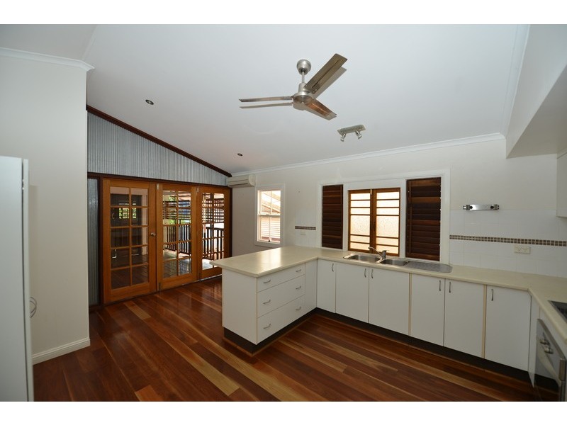 11 Ninth Avenue, Railway Estate QLD 4810