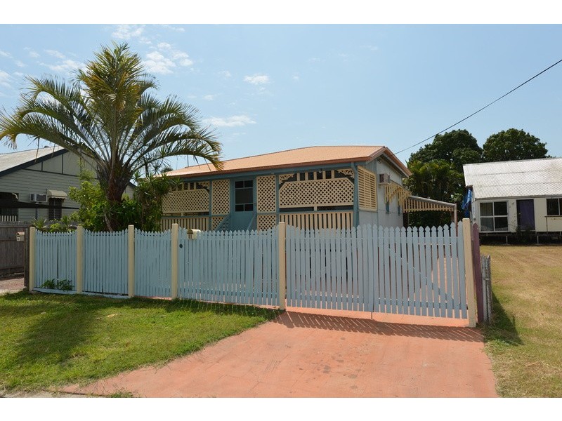 11 Ninth Avenue, Railway Estate QLD 4810