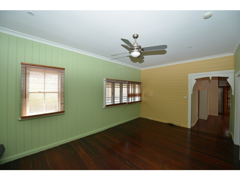 11 Ninth Avenue, Railway Estate QLD 4810