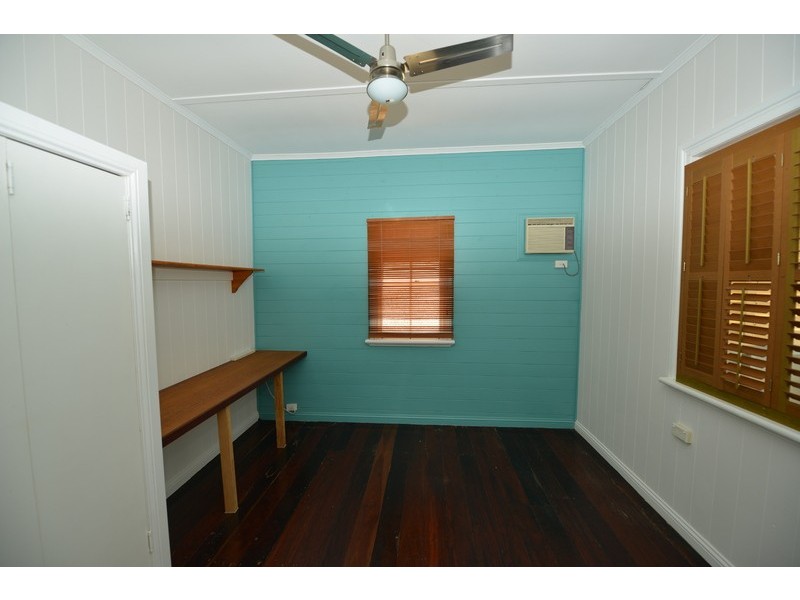 11 Ninth Avenue, Railway Estate QLD 4810