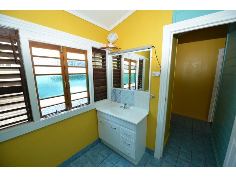 11 Ninth Avenue, Railway Estate QLD 4810