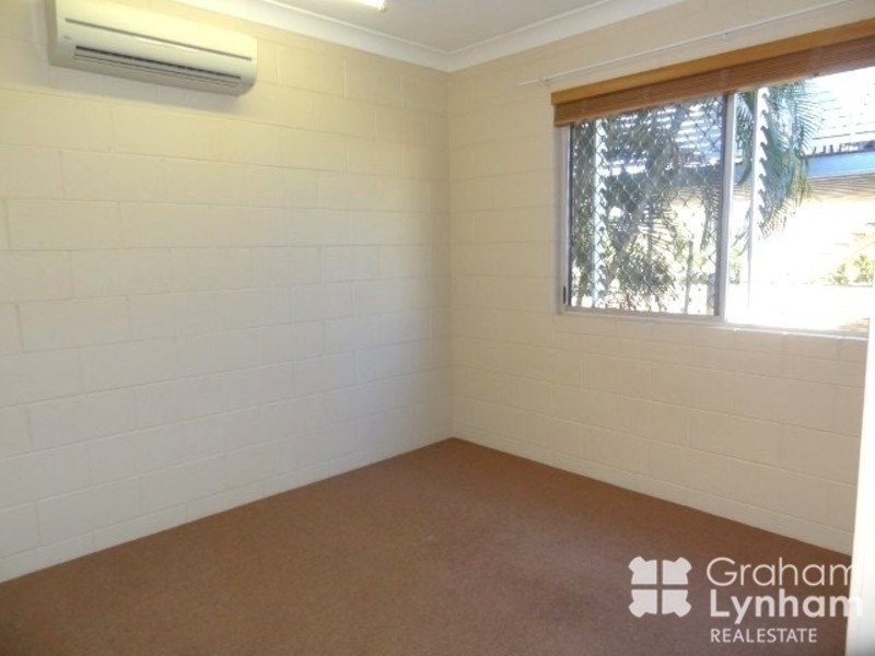 2/7 Lambert street, Kirwan QLD 4817