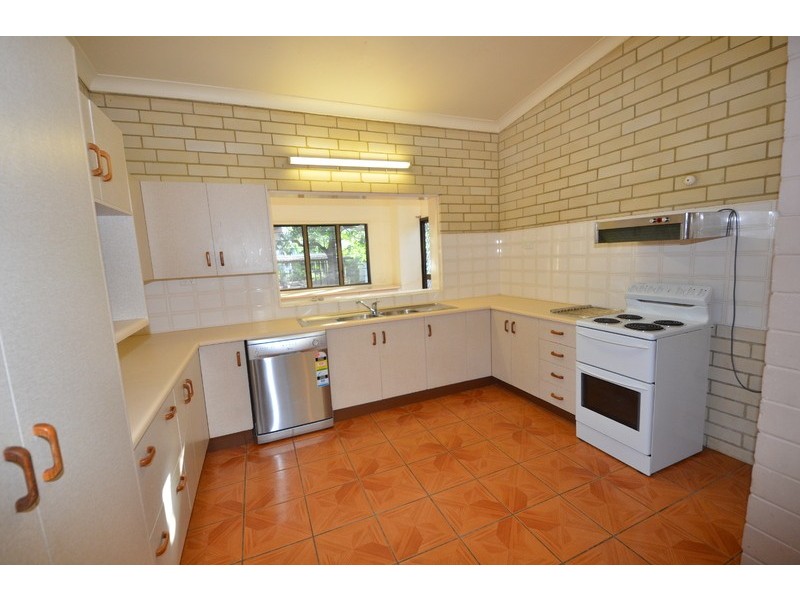 15 Coral Street, Saunders Beach QLD 4818