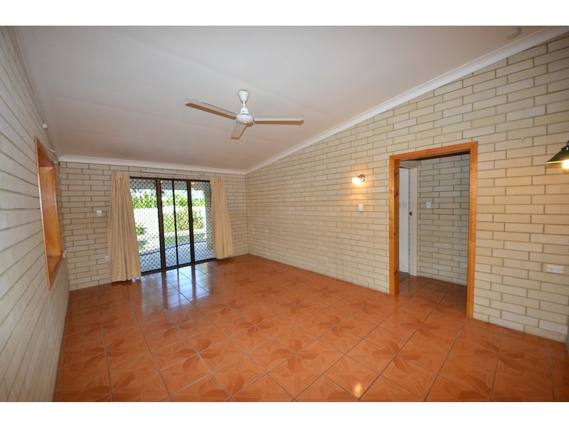 15 Coral Street, Saunders Beach QLD 4818