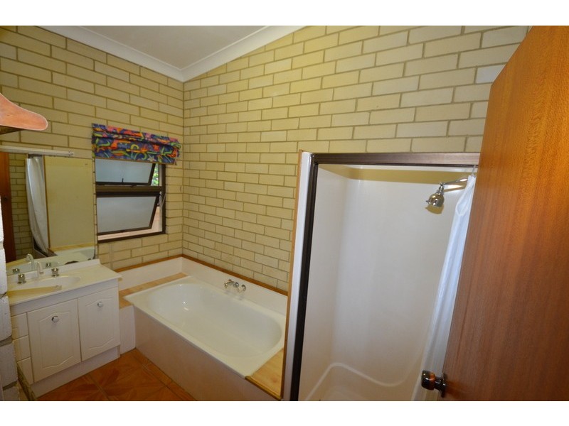 15 Coral Street, Saunders Beach QLD 4818