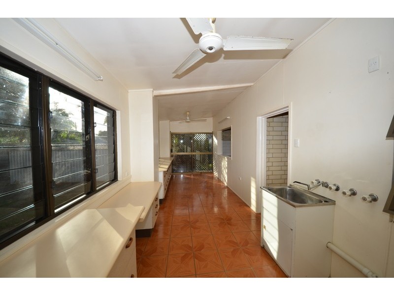 15 Coral Street, Saunders Beach QLD 4818