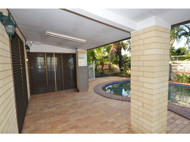 15 Coral Street, Saunders Beach QLD 4818