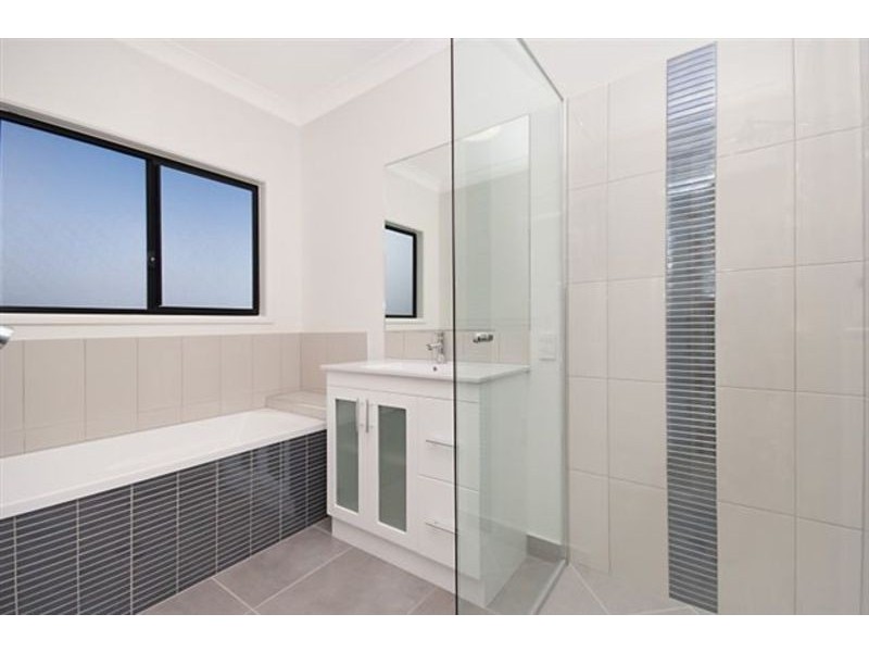 7 Yanooa Court, Bushland Beach QLD 4818
