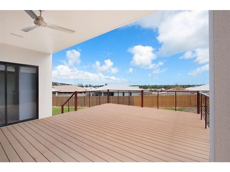 7 Yanooa Court, Bushland Beach QLD 4818