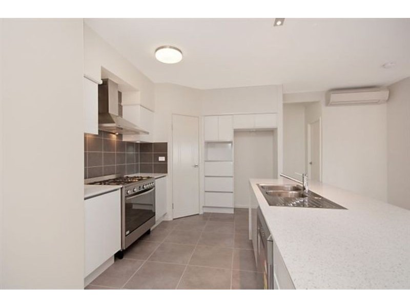 7 Yanooa Court, Bushland Beach QLD 4818