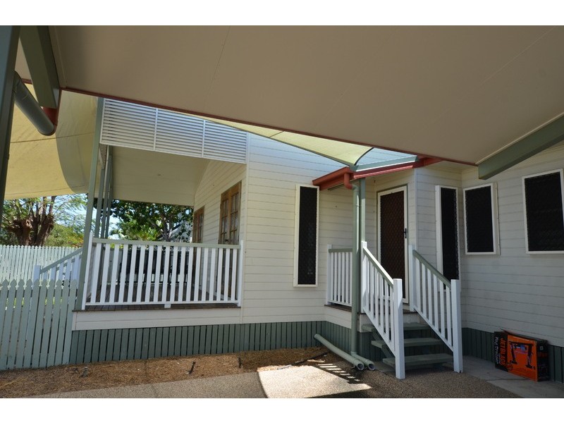 1 /24 Twelfth Avenue, Railway Estate QLD 4810
