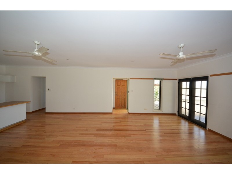 1 /24 Twelfth Avenue, Railway Estate QLD 4810
