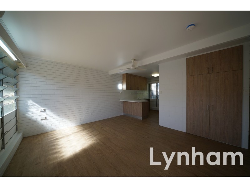 2/4 Derby Street, Pimlico QLD 4812