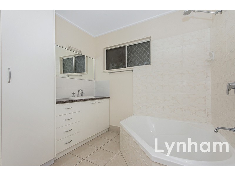 10 Lara Street, Cranbrook QLD 4814