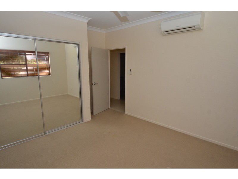 8/11 Crauford Street, West End QLD 4810