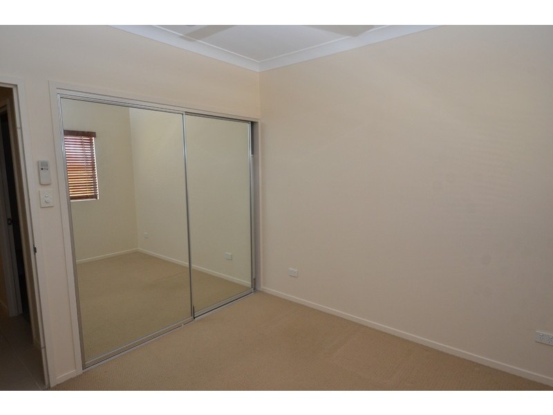 8/11 Crauford Street, West End QLD 4810