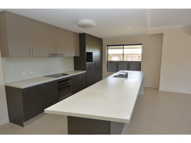 8/11 Crauford Street, West End QLD 4810