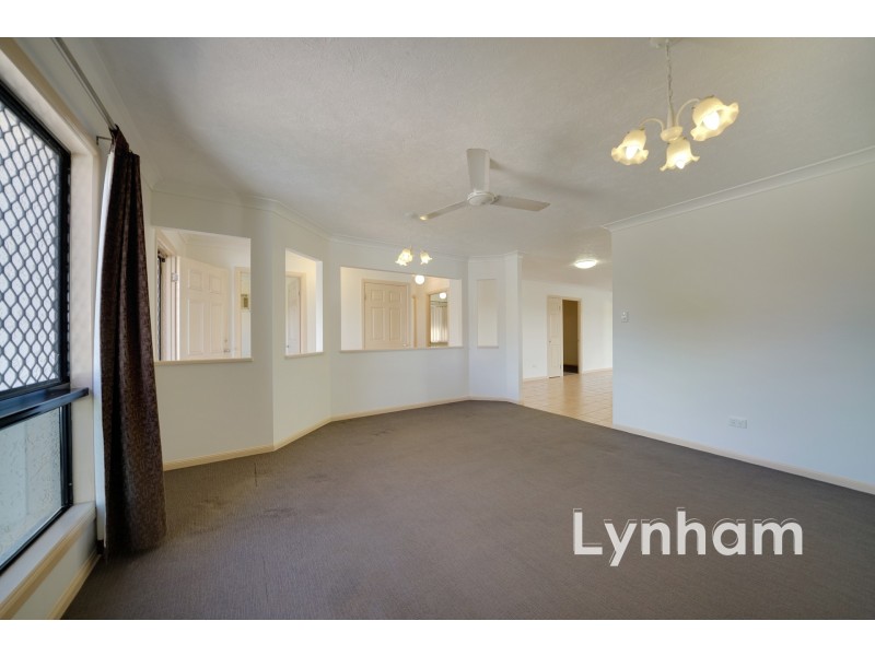 4 Squires Crescent, Kirwan QLD 4817