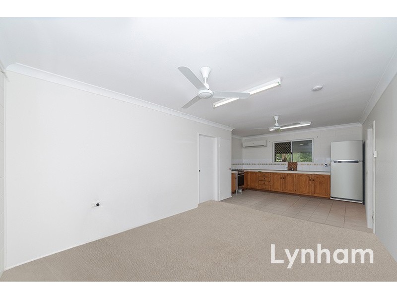 8 Chantilly, Rasmussen QLD 4815