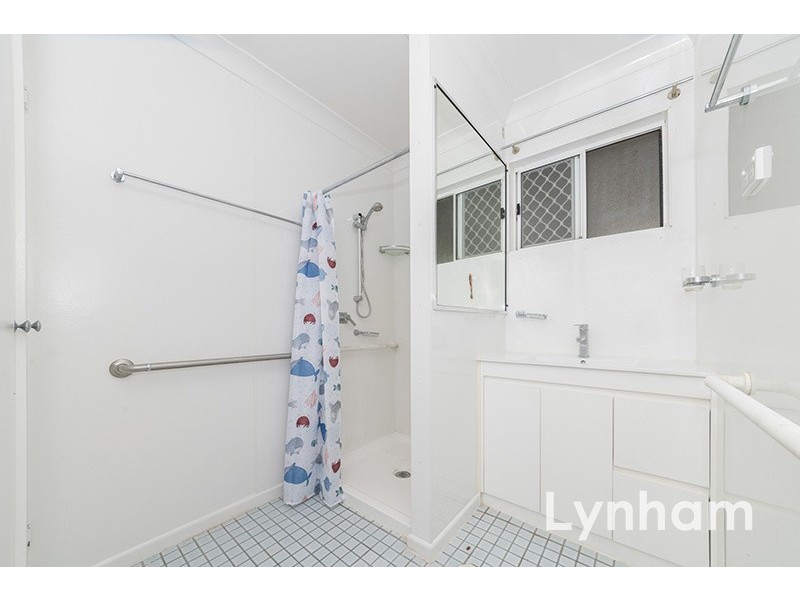 8 Chantilly, Rasmussen QLD 4815