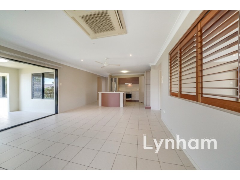 10 Cassidy Street, Bushland Beach QLD 4818