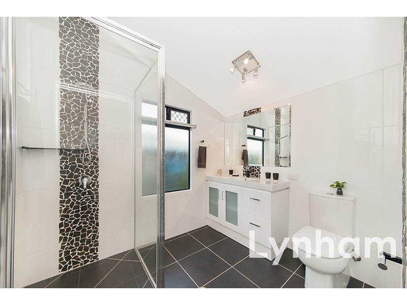 17 Sanderling Circuit, Kelso QLD 4815