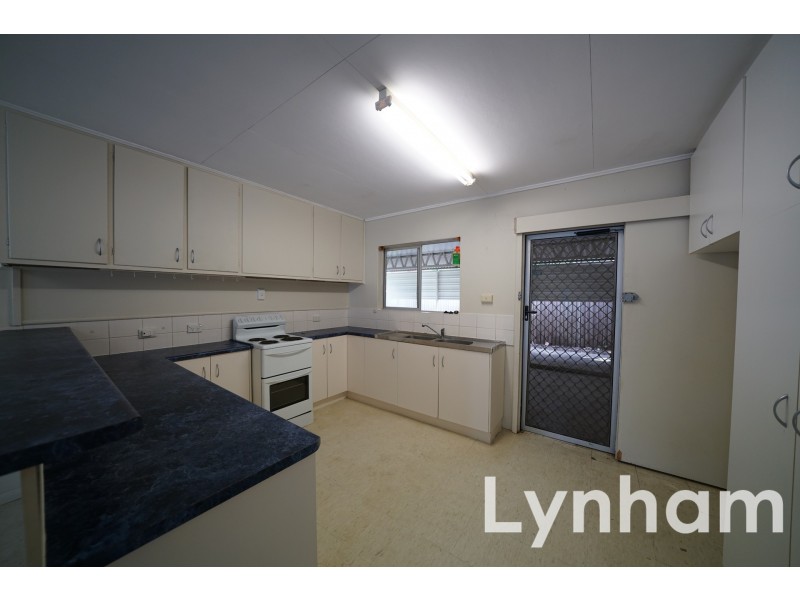 2/197 Howlett Street, Currajong QLD 4812