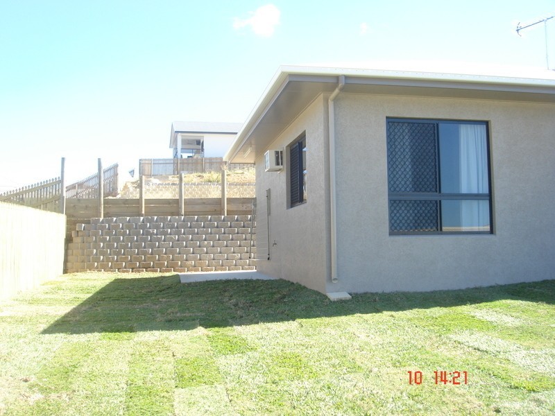 16 Lockyer Place, Mount Louisa QLD 4814