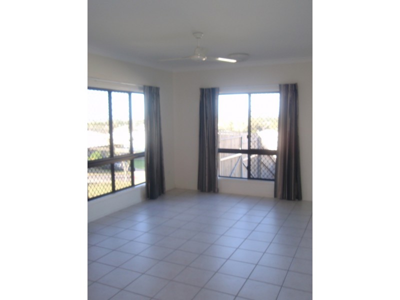 16 Lockyer Place, Mount Louisa QLD 4814