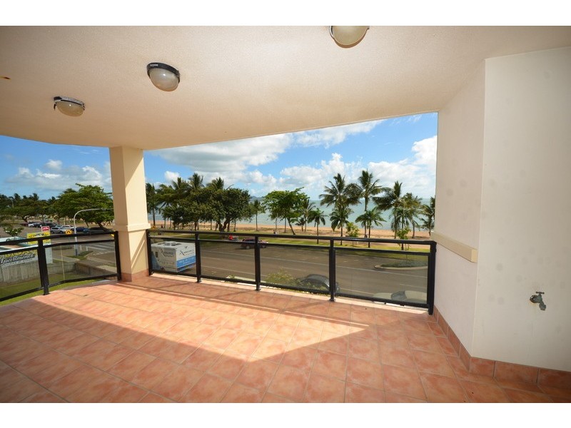 4/103 The Strand, North Ward QLD 4810