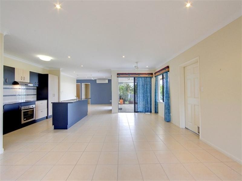 7  St Albans Road, Mount Louisa QLD 4814