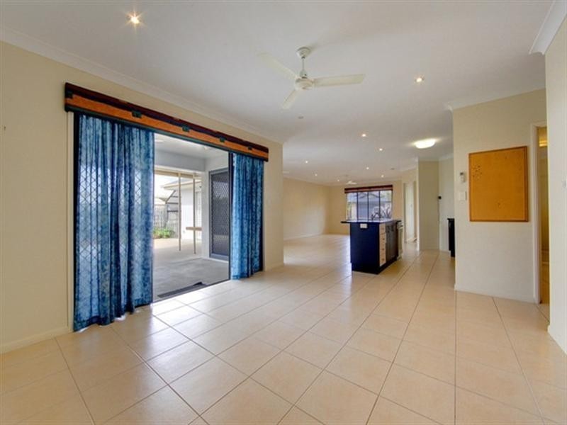 7  St Albans Road, Mount Louisa QLD 4814