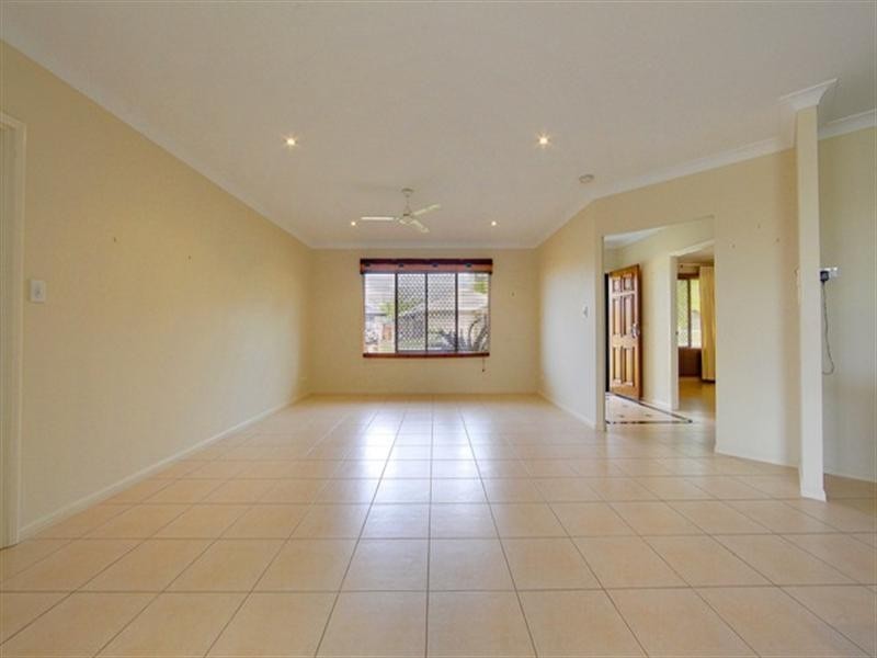 7  St Albans Road, Mount Louisa QLD 4814