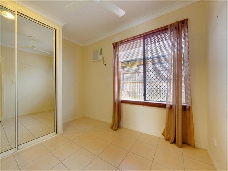 7  St Albans Road, Mount Louisa QLD 4814