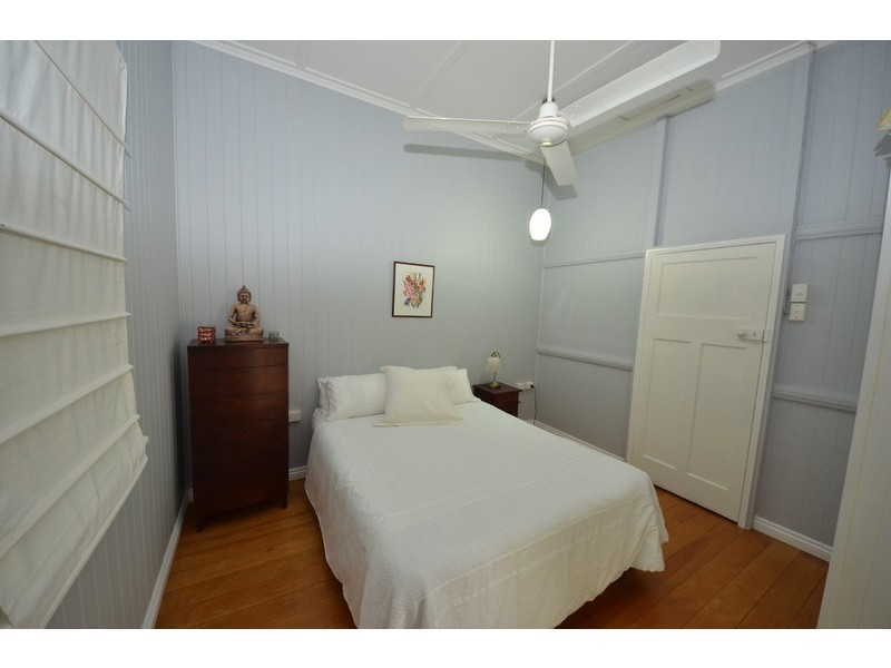 32 Bayswater Terrace, Hyde Park QLD 4812