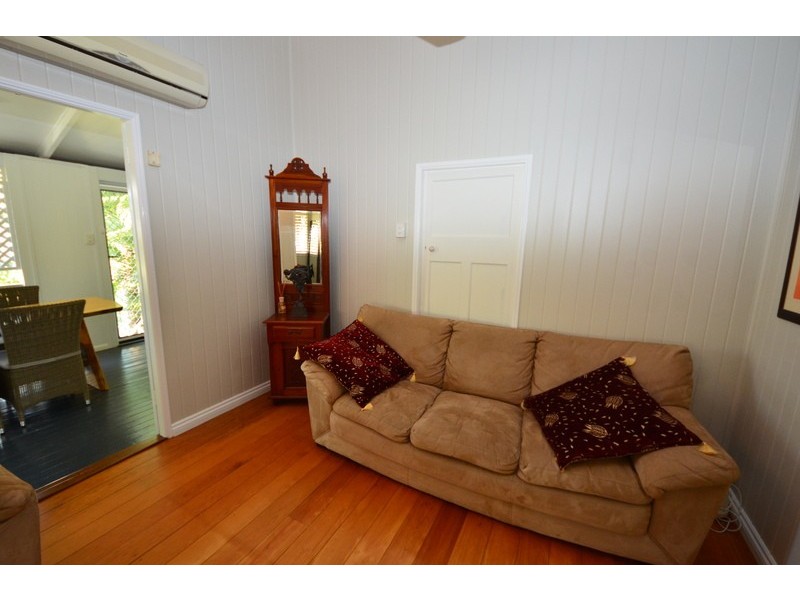 32 Bayswater Terrace, Hyde Park QLD 4812