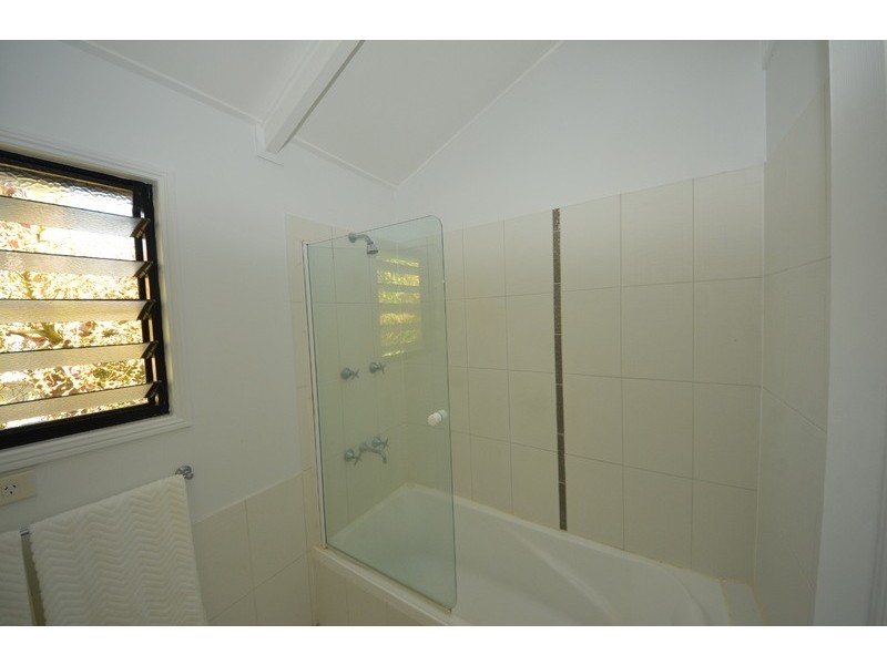 32 Bayswater Terrace, Hyde Park QLD 4812