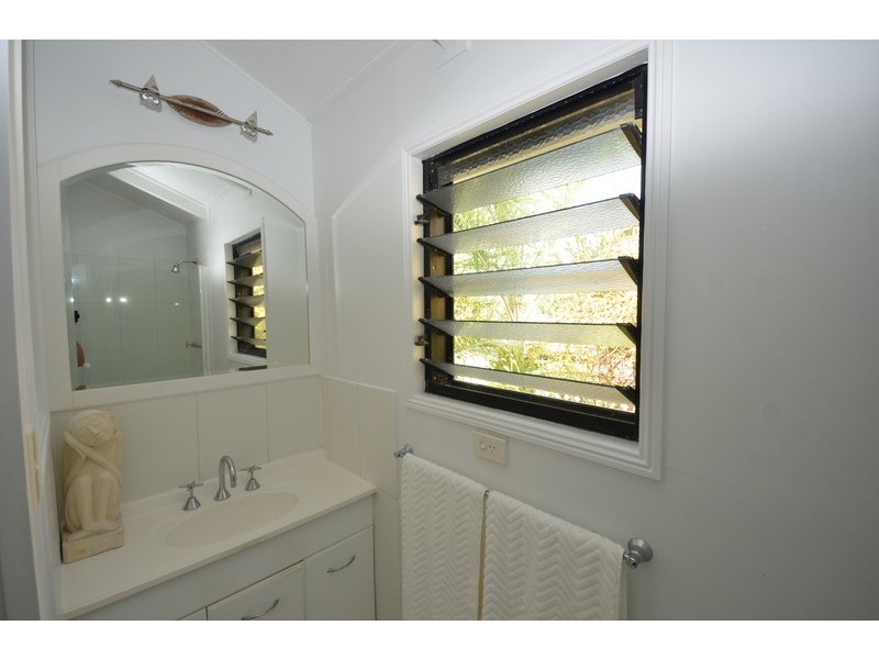 32 Bayswater Terrace, Hyde Park QLD 4812