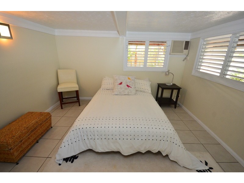 32 Bayswater Terrace, Hyde Park QLD 4812