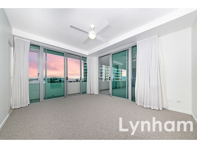 2404/6 Mariners Drive, Townsville City QLD 4810