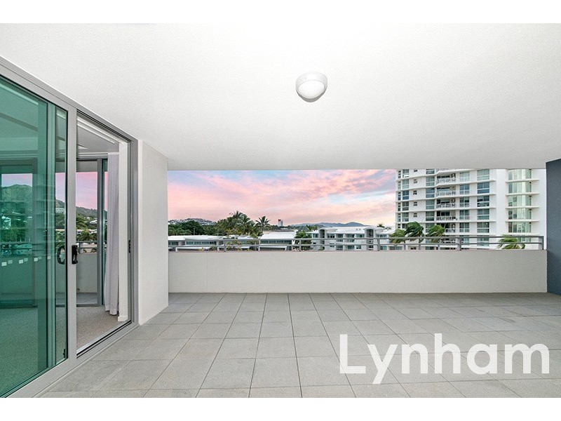 2404/6 Mariners Drive, Townsville City QLD 4810