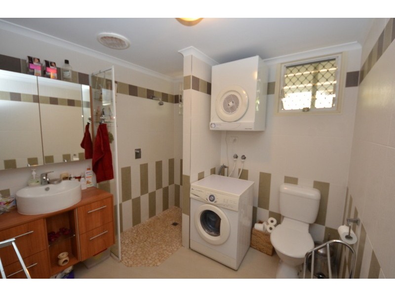 2/53 Henry Street, West End QLD 4810