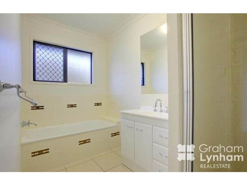 19 Chapple Street, Mount Louisa QLD 4814