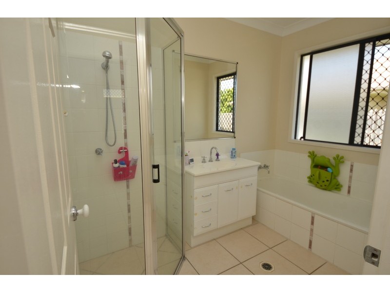 24 Hilton Way, Mount Louisa QLD 4814