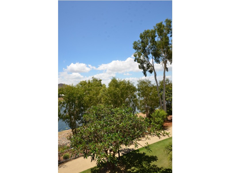 13/1 Sporting Drive, Kirwan QLD 4817