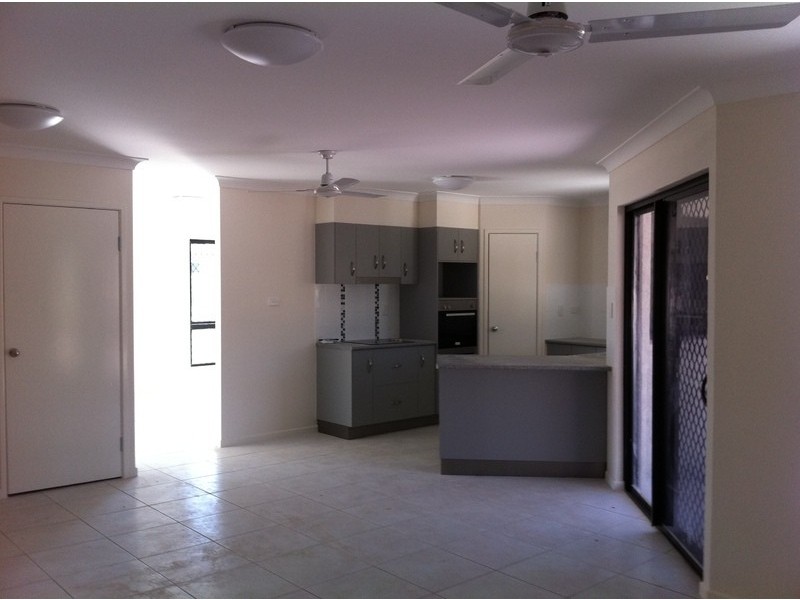 44 Burlingon Circuit, Mount Louisa QLD 4814